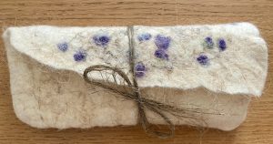 Delphine MARTINEZ Feutrière Teinturière, le Mouton à Roulettes, à Le Val 83